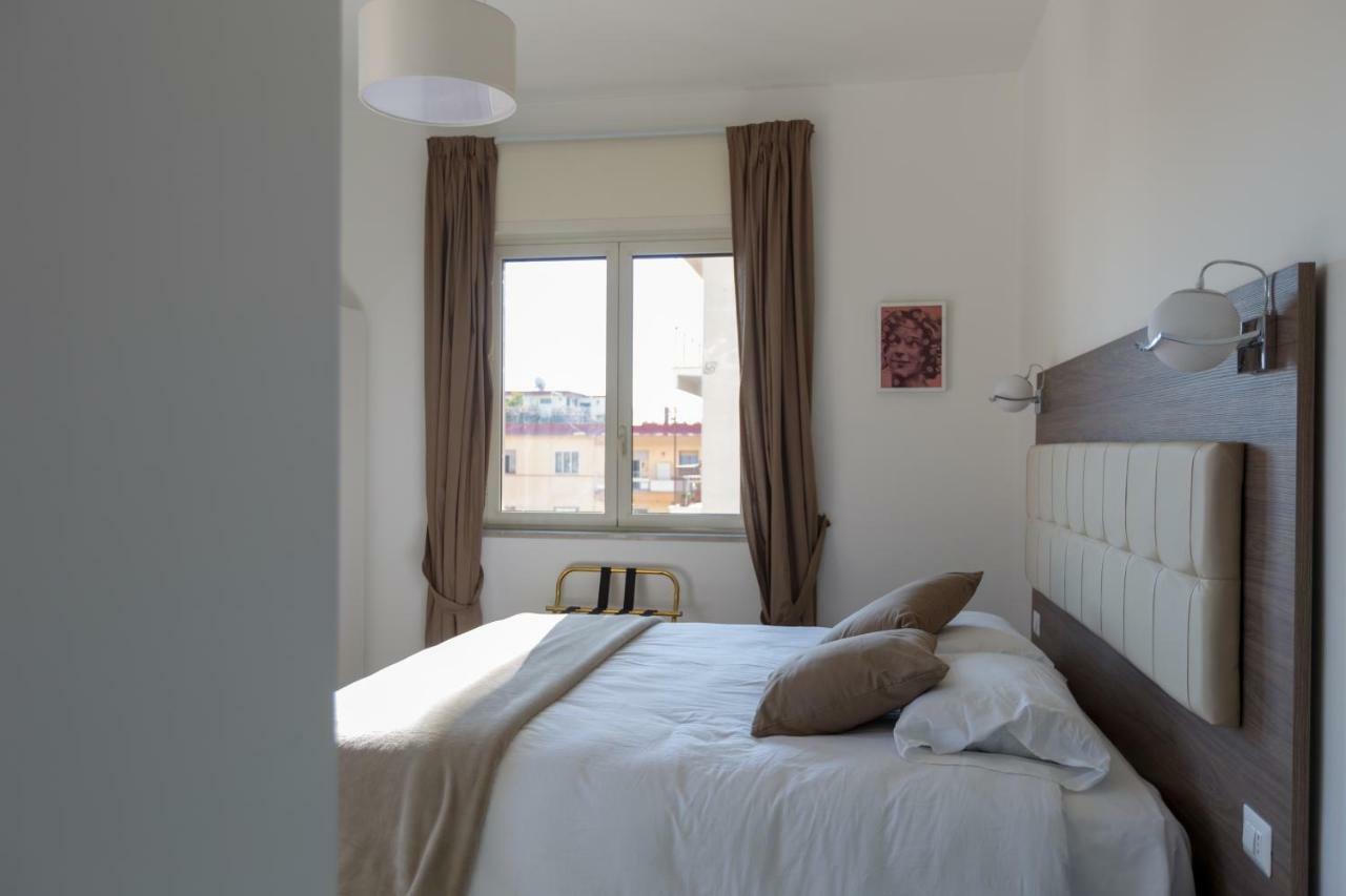 לינה וארוחת בוקר נאפולי Mergellina Relais מראה חיצוני תמונה